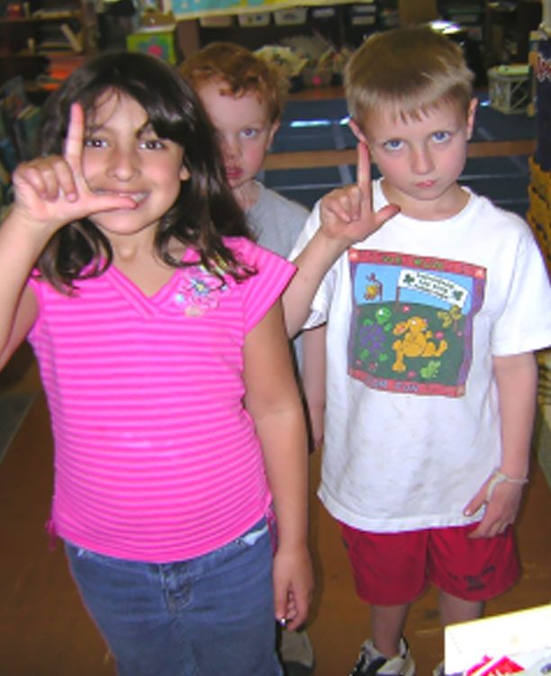 children learning sign language
